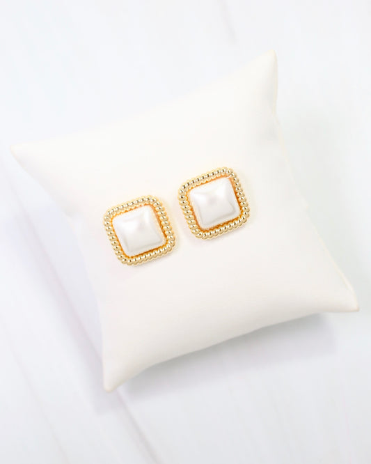 Owensboro Square Pearl Stud Earring Gold