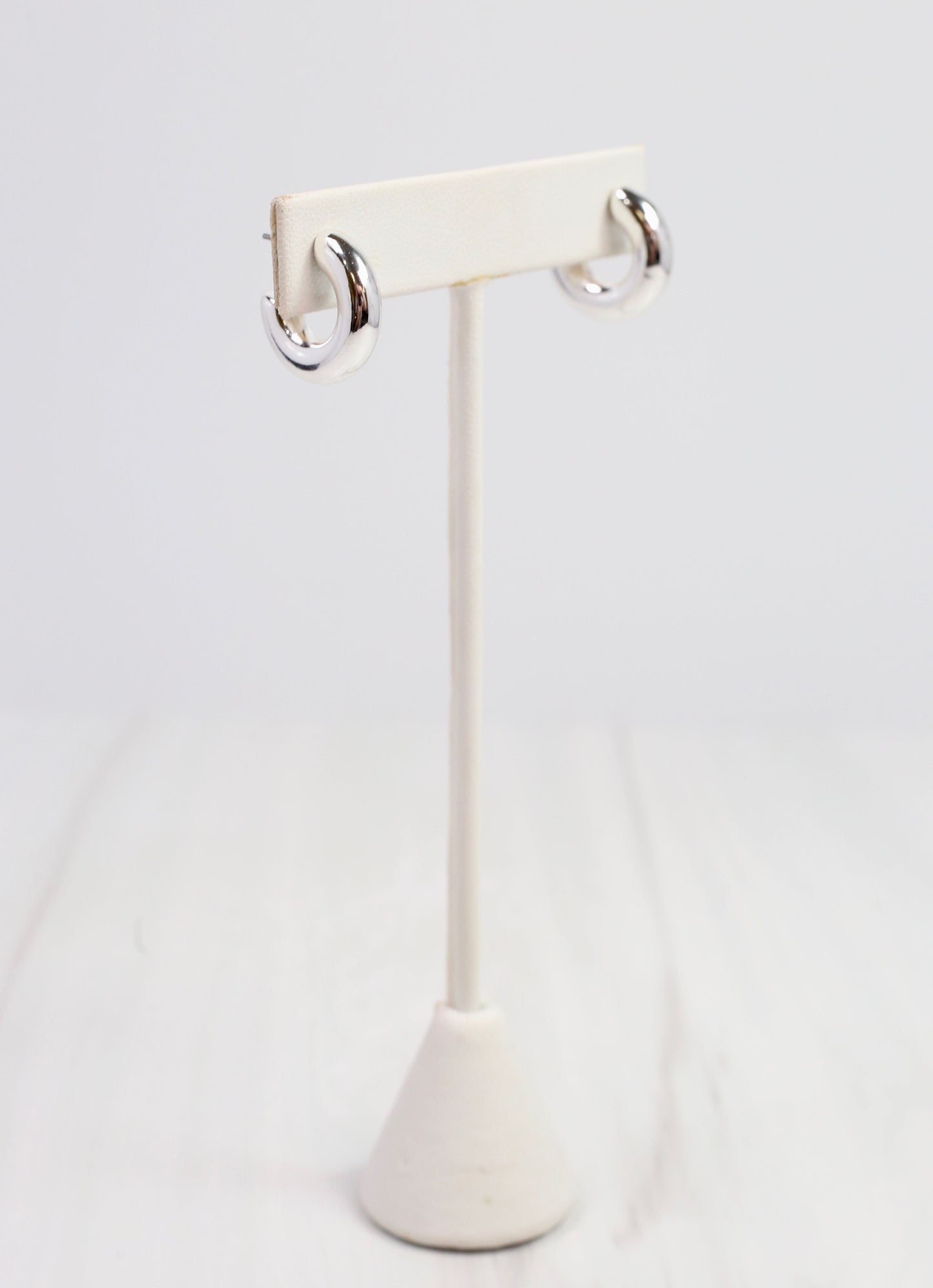 William Hoop Earring Shiny Silver