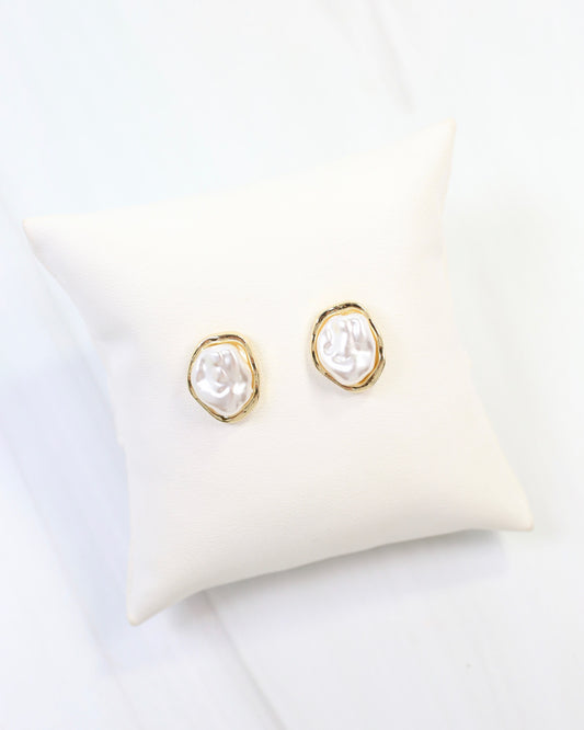 East Aurora Pearl Stud Earring Cream