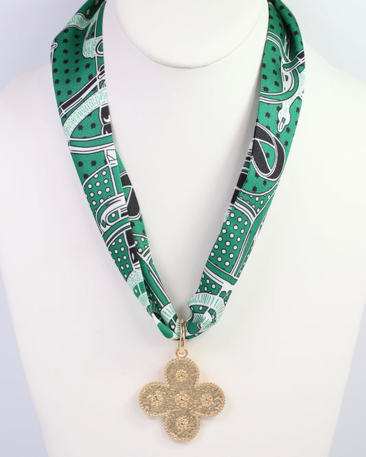 Winder Clover Charm Gold