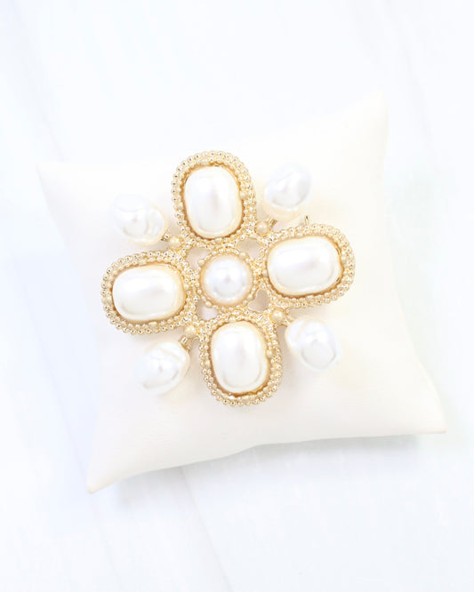 The Queen Pearl Brooch WRVG