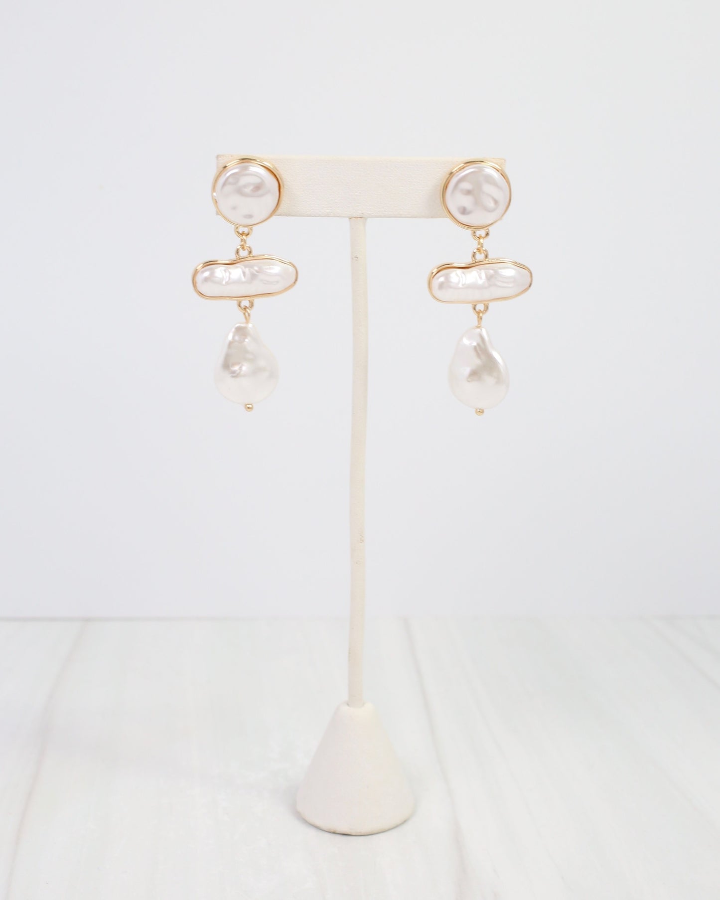 Astoria Baroque Pearl Dangle Earring Cream
