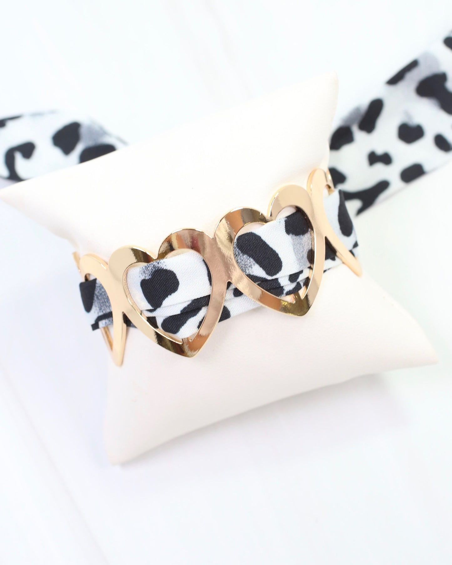 Evanston Heart Scarf Bracelet Gray Leopard