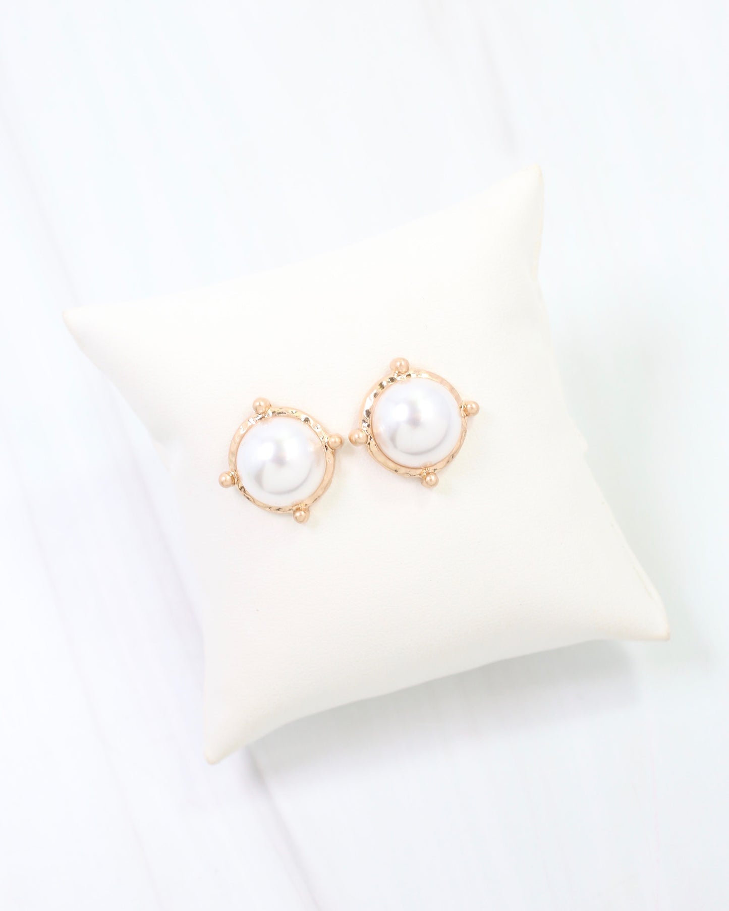 Florissant Round Post Earring Pearl
