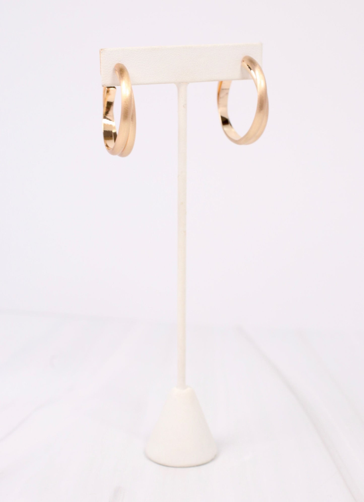Pablo Hoop Earring MATTE GOLD - Caroline Hill