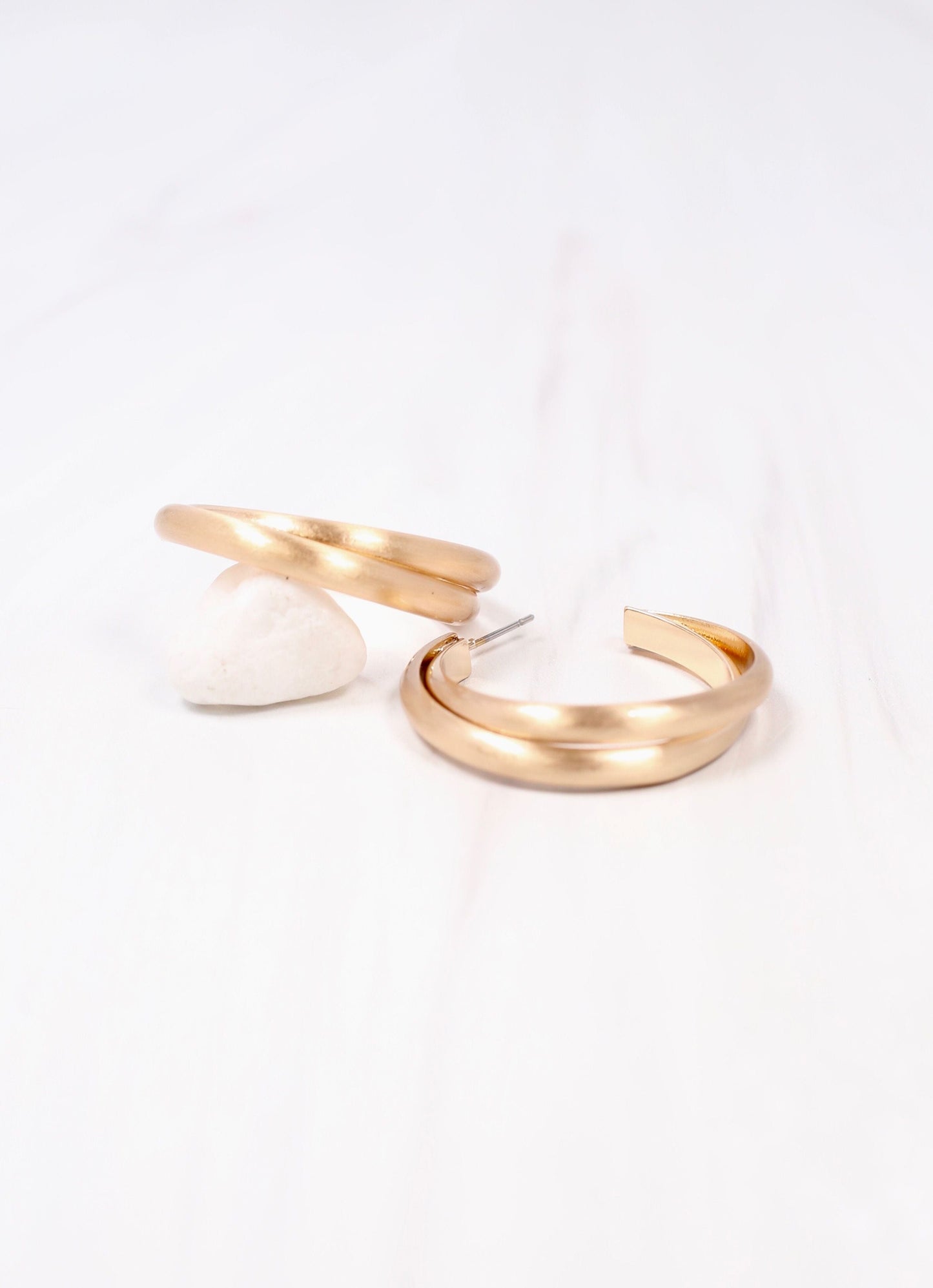 Pablo Hoop Earring MATTE GOLD - Caroline Hill
