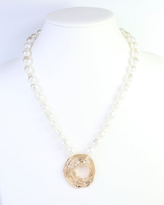 Marissa Baroque Pearl Necklace with Pendant Cream