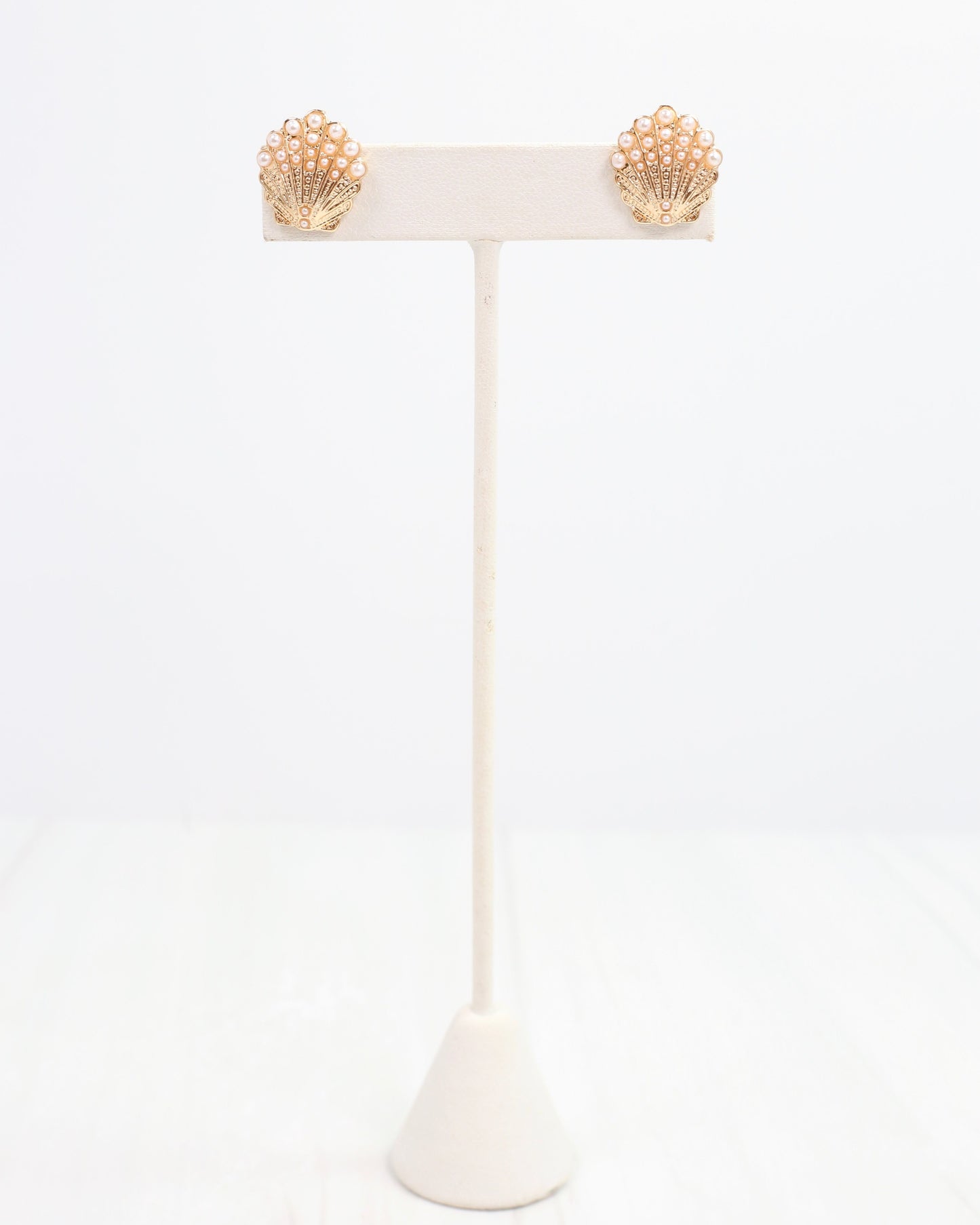Sal Shell Stud Gold