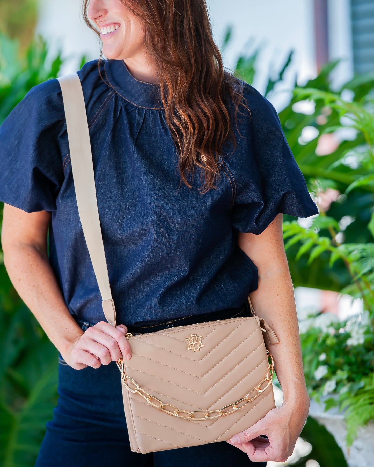 Ariana Crossbody - Latte VQ
