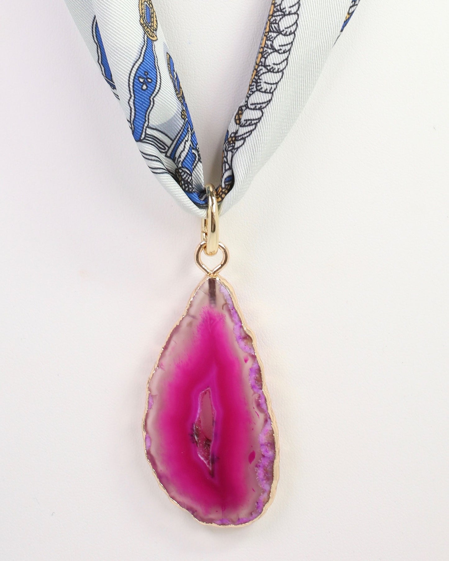 Antonio Agate Charm Fuchsia