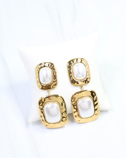 Darlyn Geometric Pearl Dangle Earring WP Gold