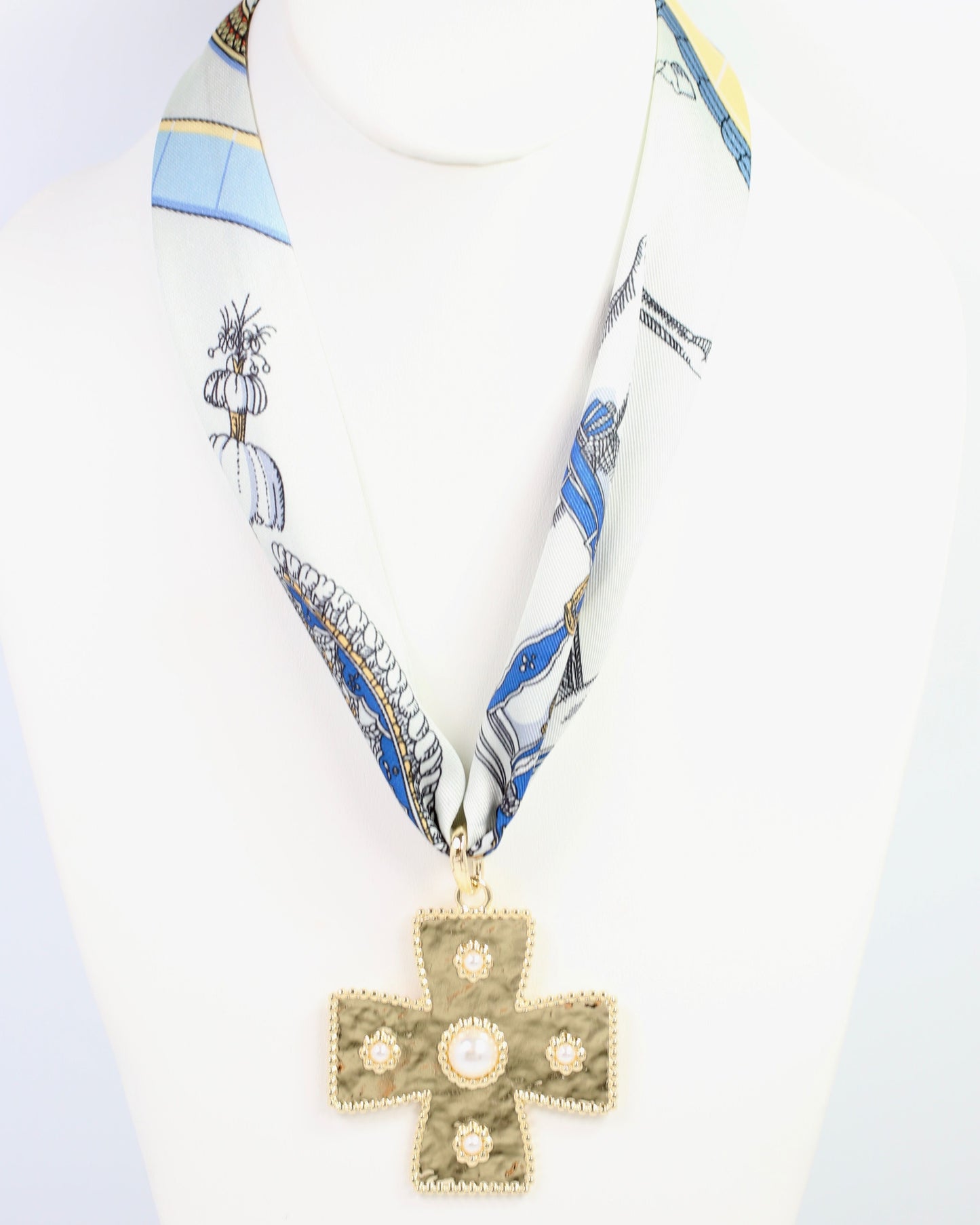 Cayce Large Cross Charm Gold