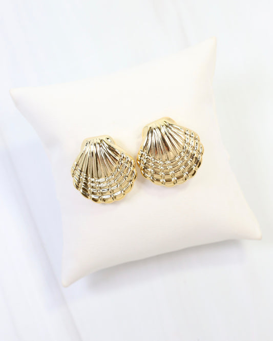 Isla Shell Post Earring Gold