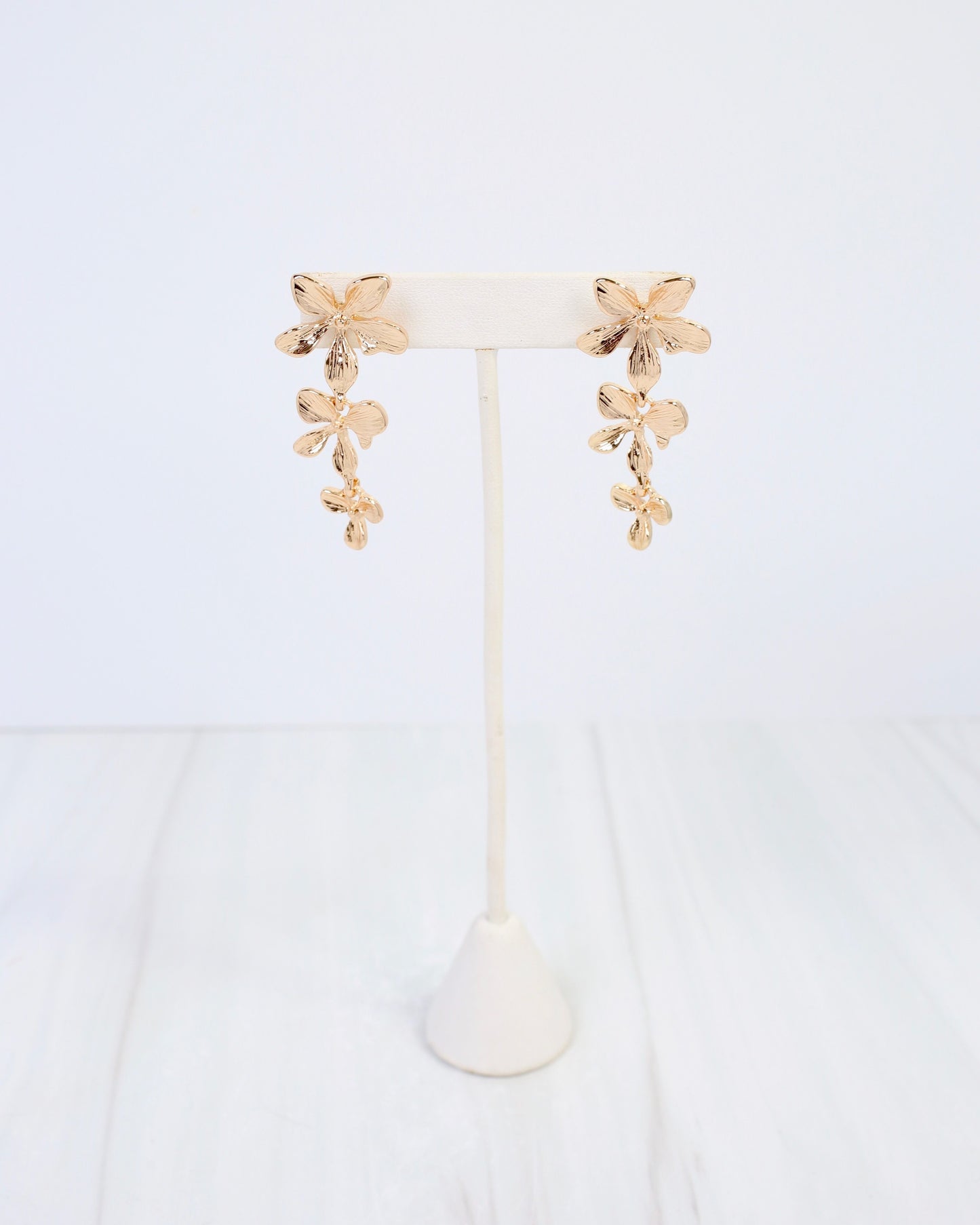 Peekskill Triple Flower Dangle Earring Gold