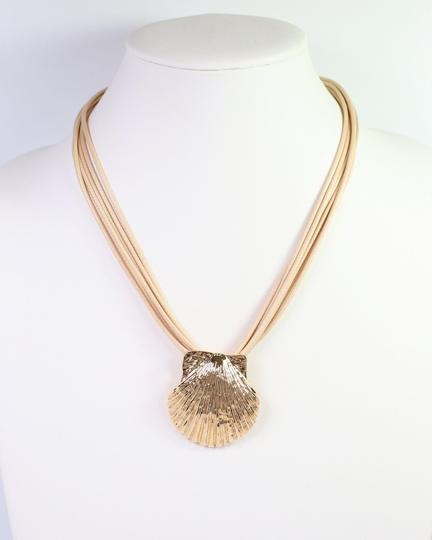 Lorain Scallop Cord Necklace Natural