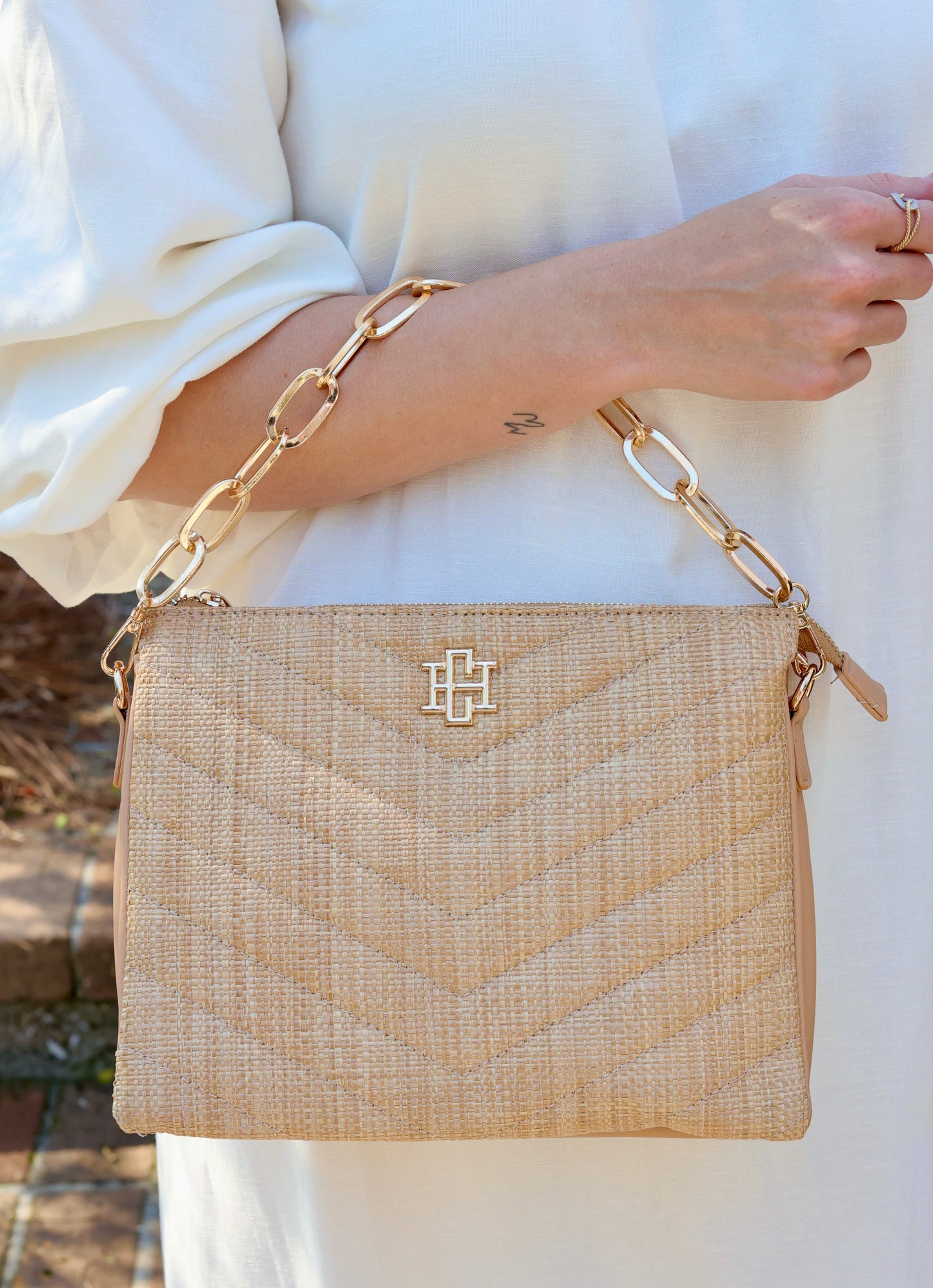 Ariana Crossbody Natural V Quilt