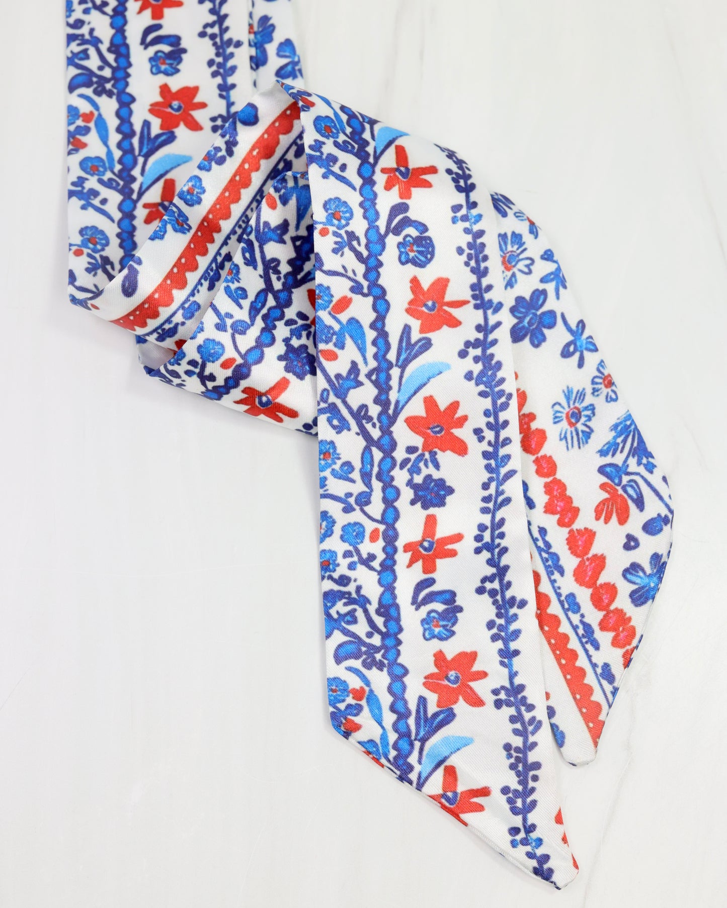 Serafina Scarf Nvy Rd Floral