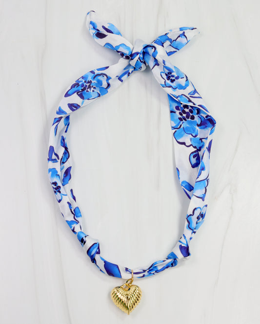 Serafina Scarf Charm Necklace Bl Wht Floral