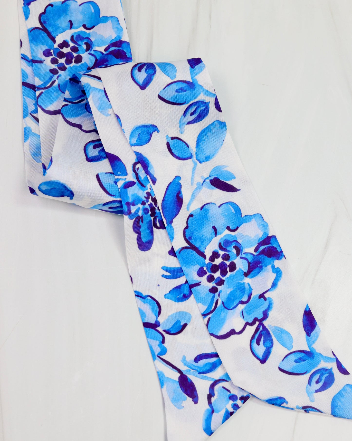 Serafina Scarf Bl Wht Floral