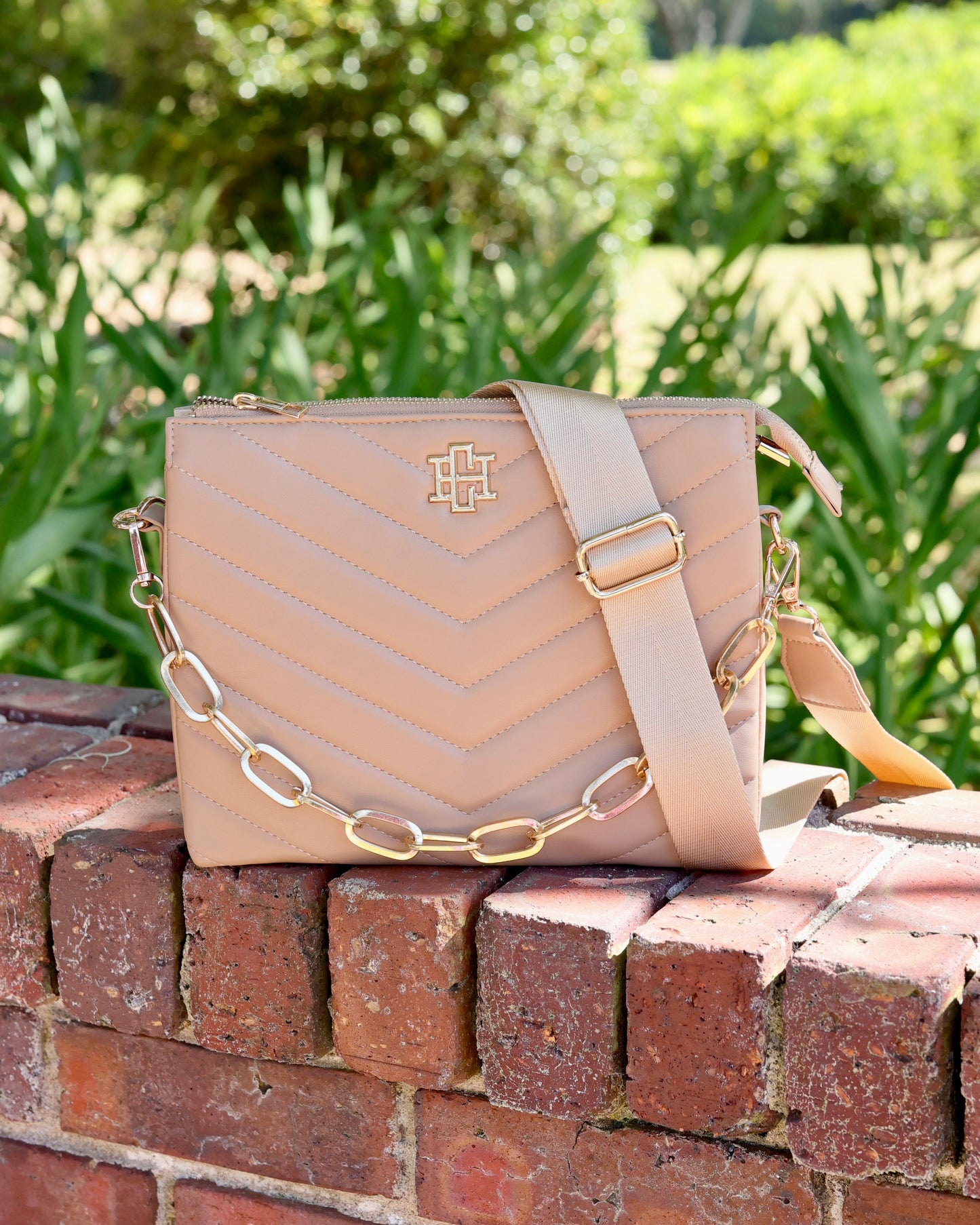 Ariana Crossbody - Latte VQ