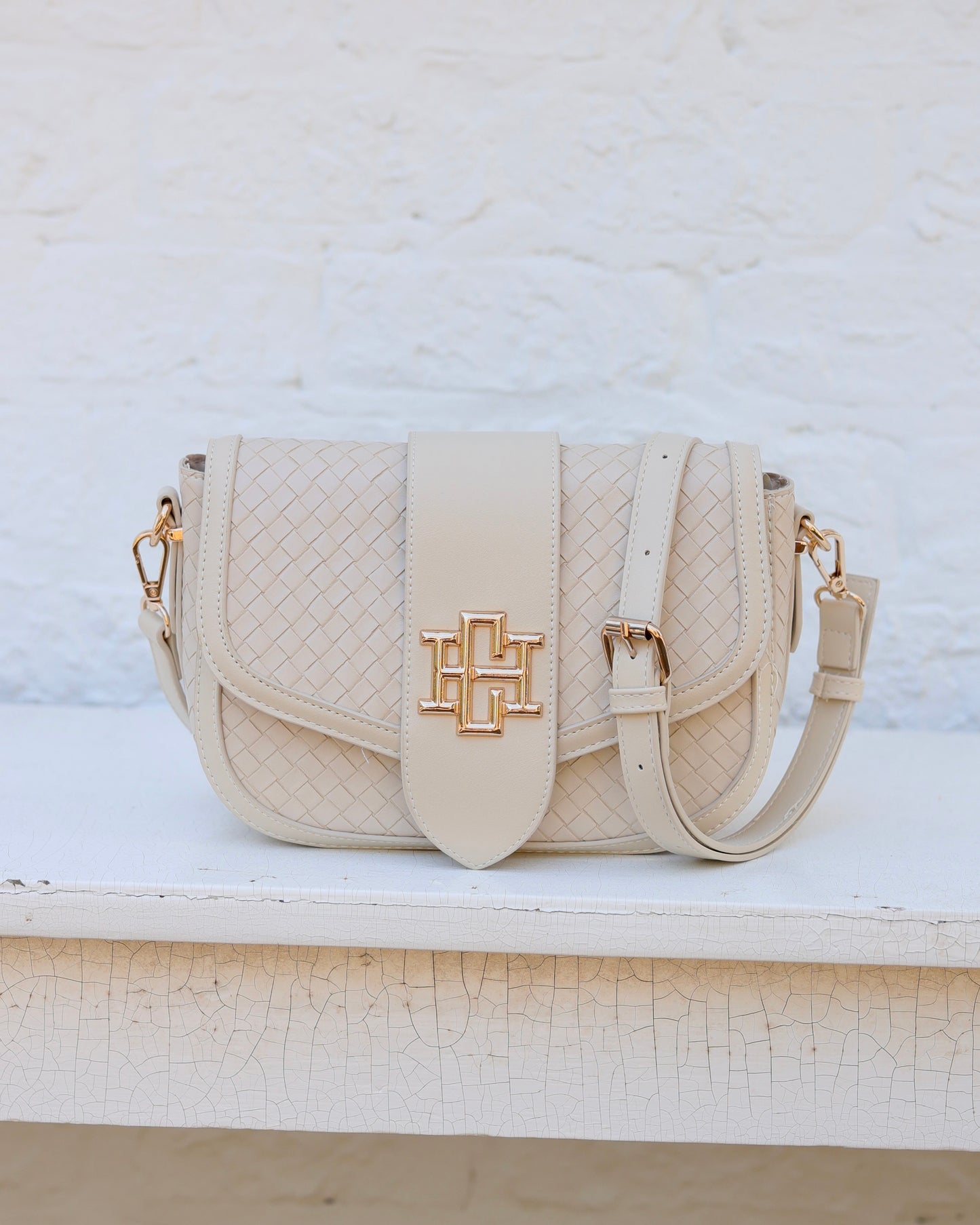 Griffin Crossbody Bag Woven Almond