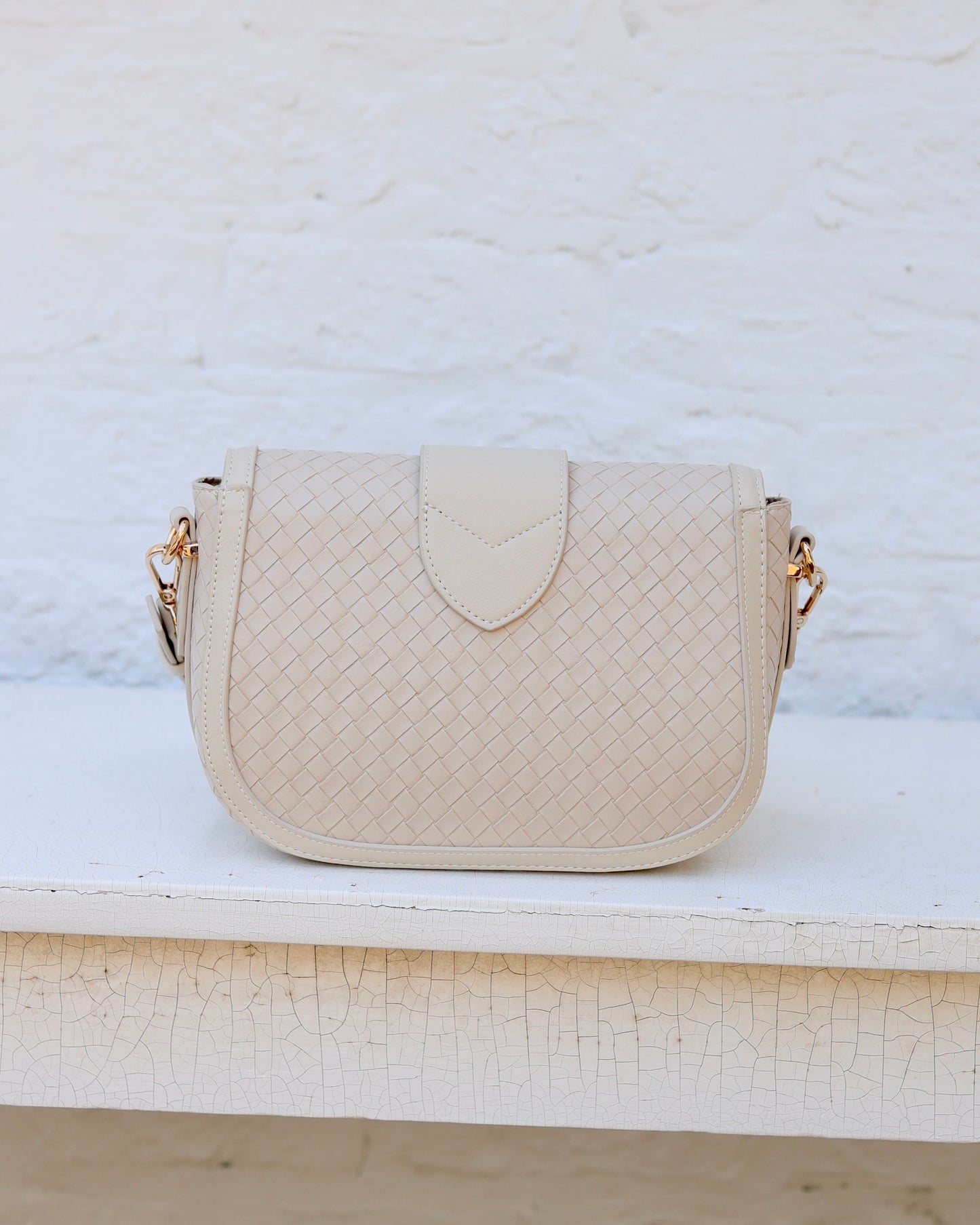 Griffin Crossbody Bag Woven Almond