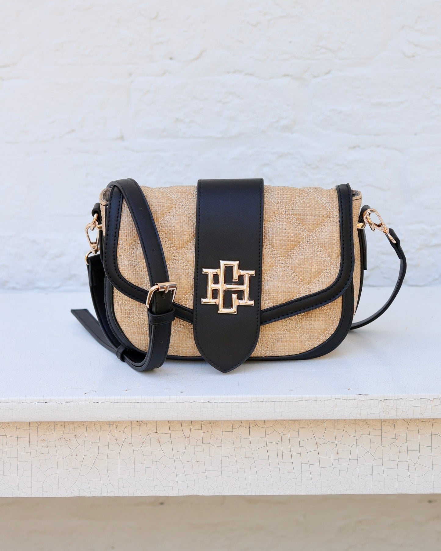 Griffin Crossbody Bag Natural Black DQ