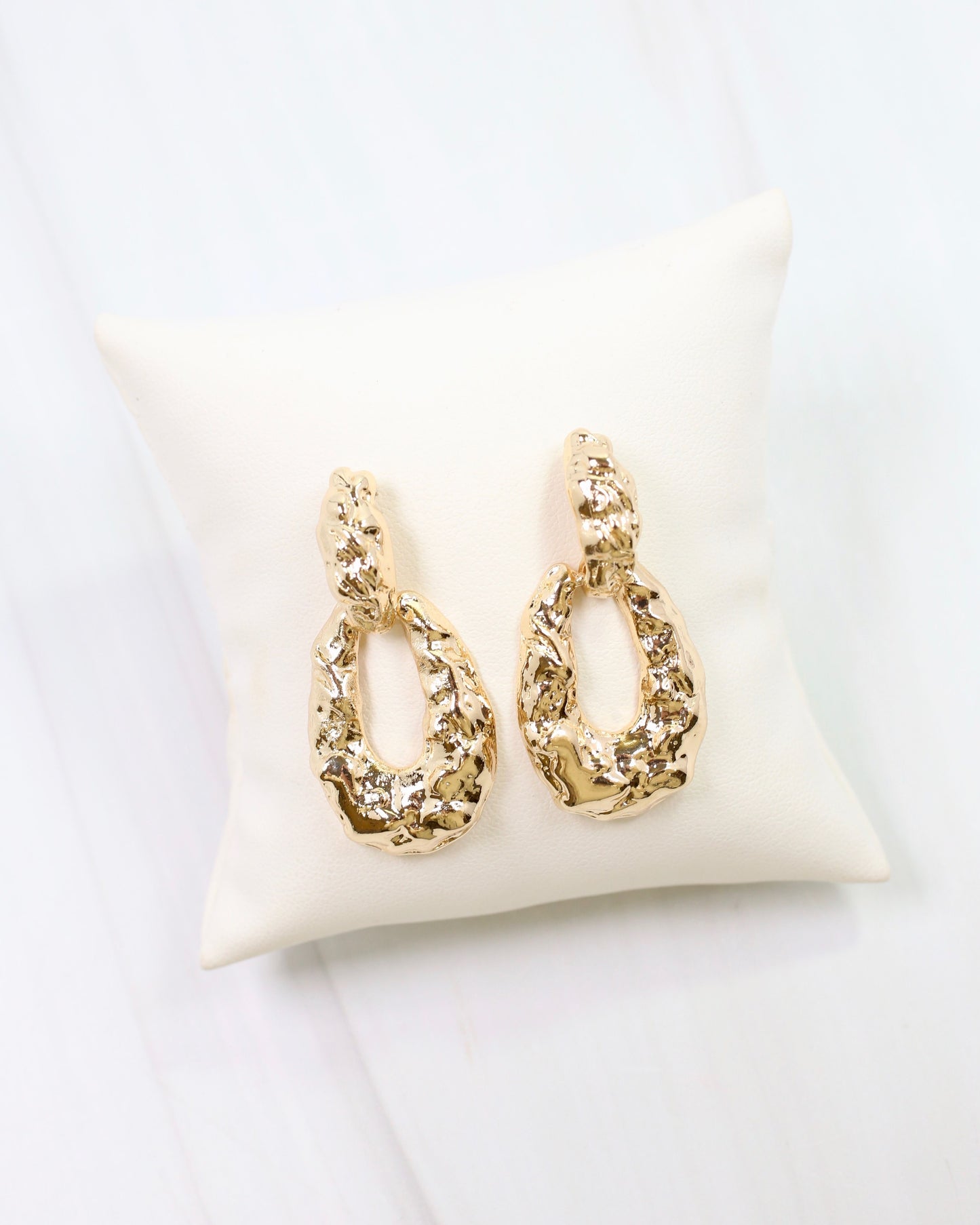 Burns Textured Dangle Earring Gold