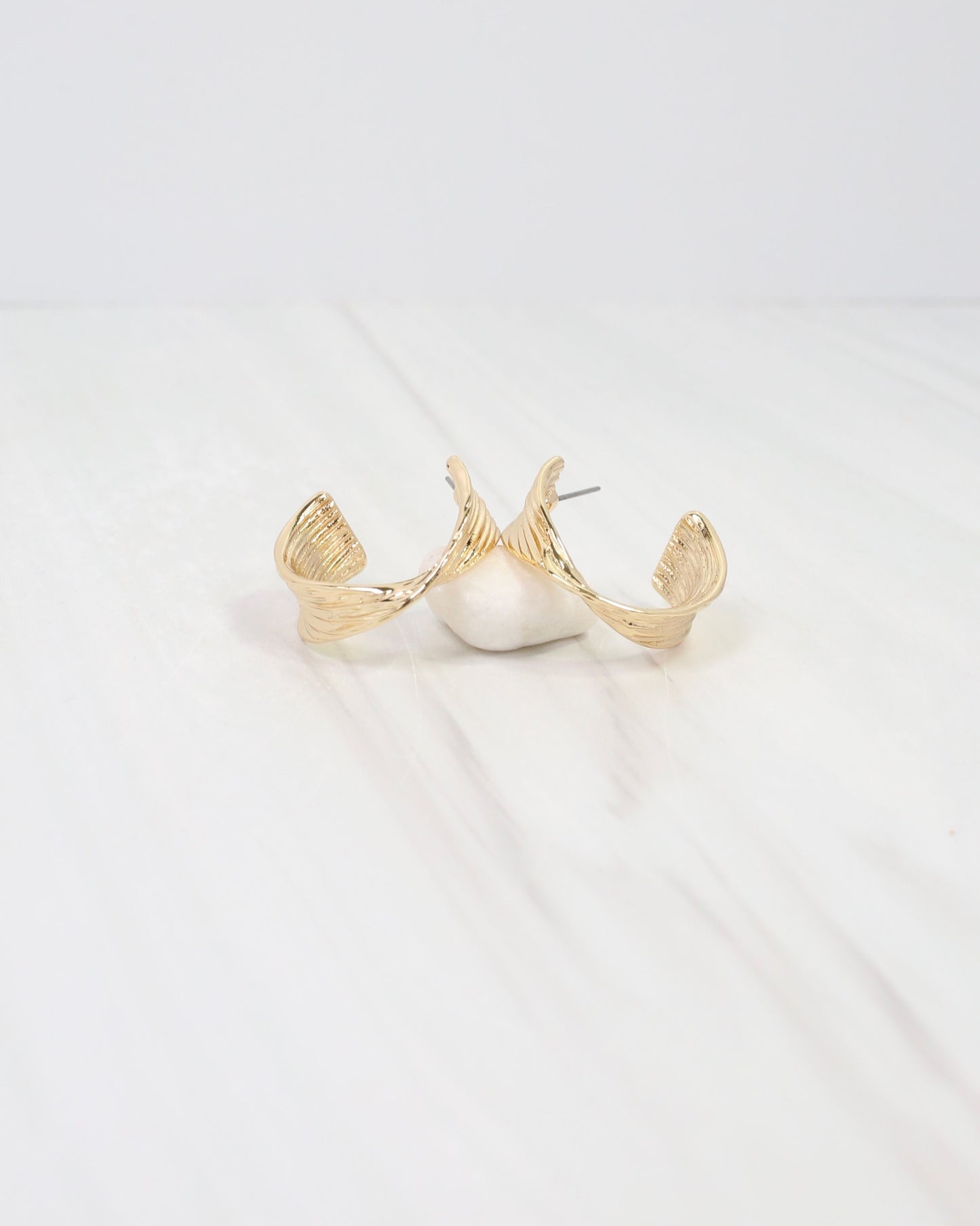 Raleigh Twist Hoop Earring Gold