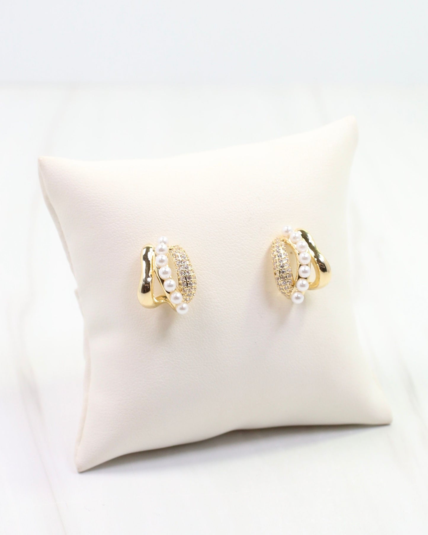 Harris CZ and Pearl Earring Gold