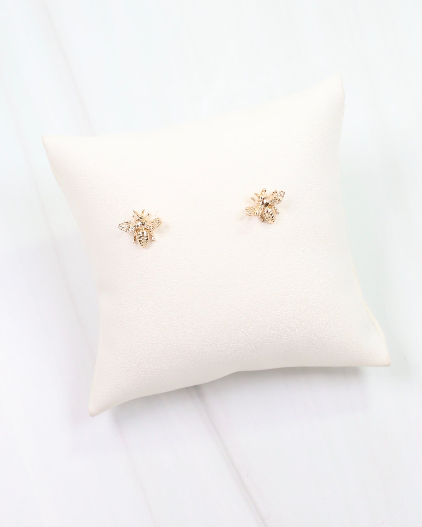 Great Falls Bee Stud Earring WR Gold