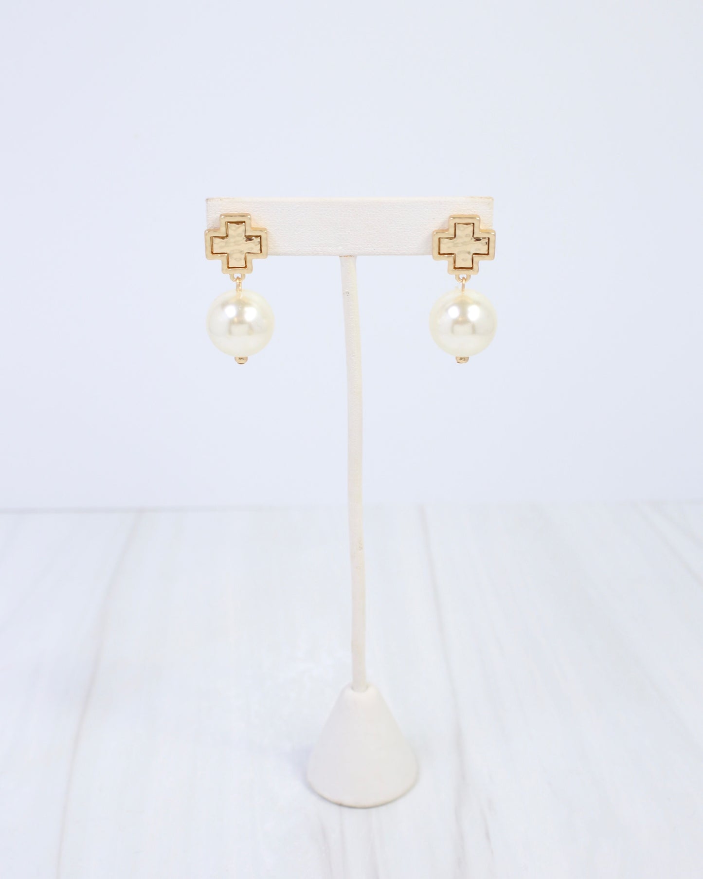 Saint Cloud Cross and Pearl Earring Gold