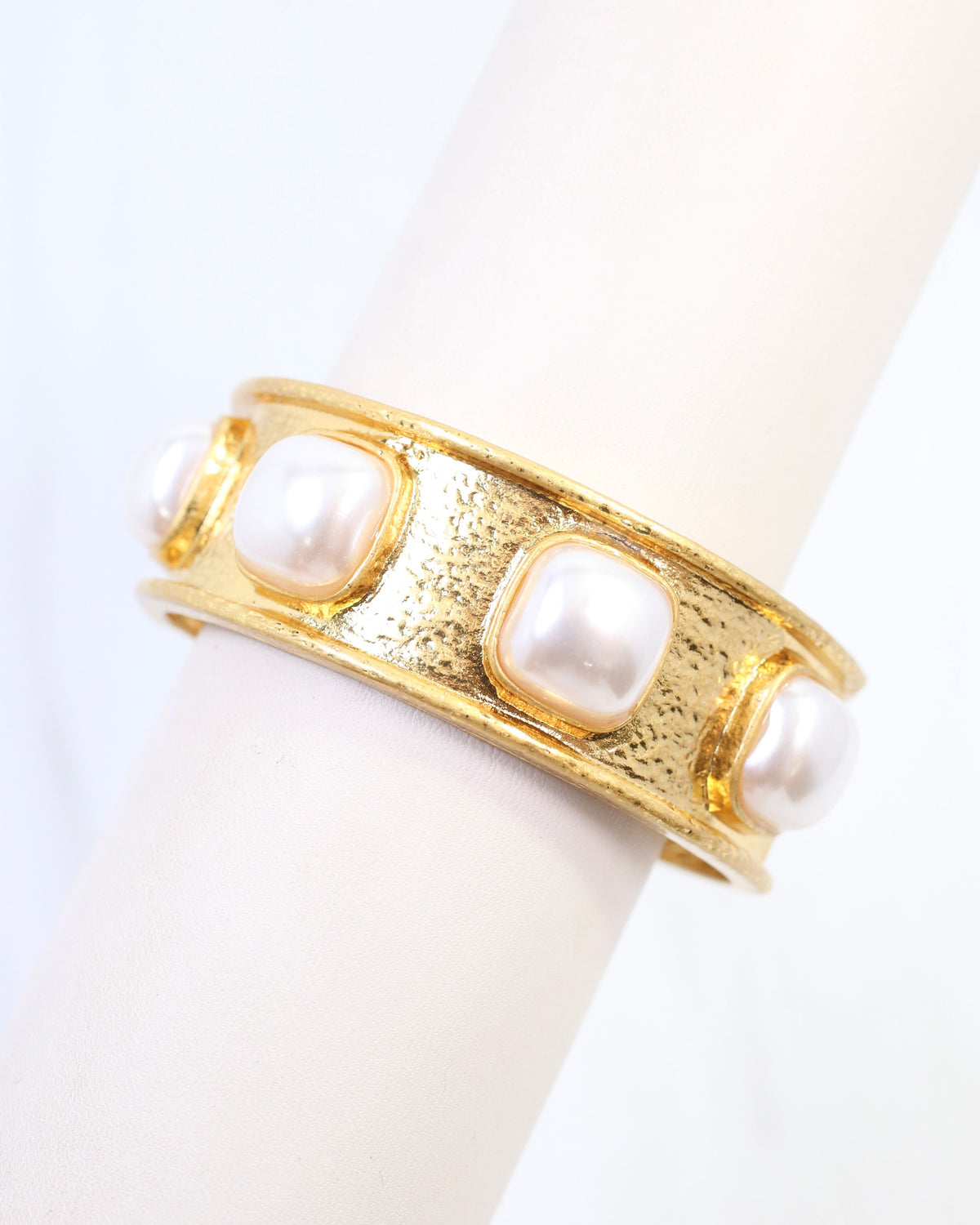 Brikhall Pearl Stretch Bangle Bracelet WRVG