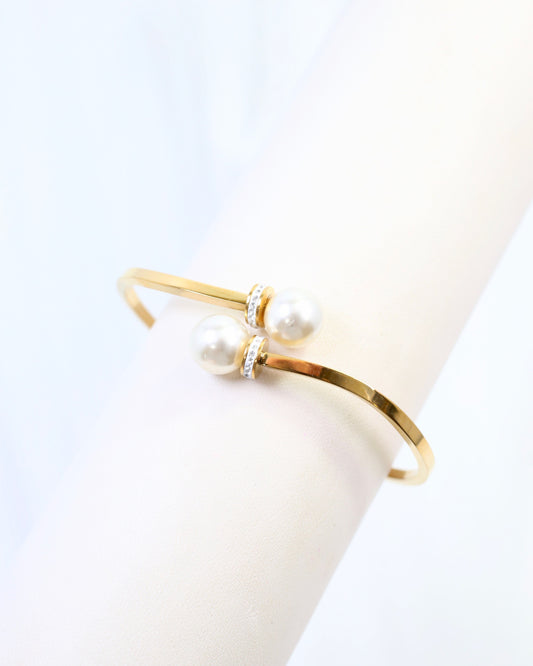 Everett Pearl Hinged Bracelet Gold
