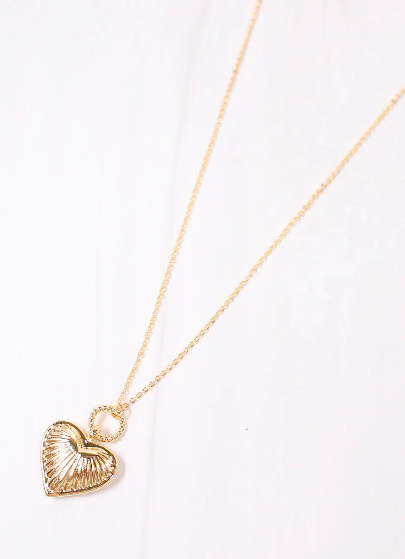 Shaylene Ribbed Heart Necklace GOLD