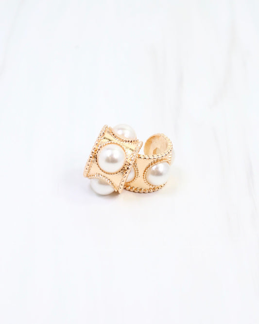 Huntington Pearl Hoop Earring Gold
