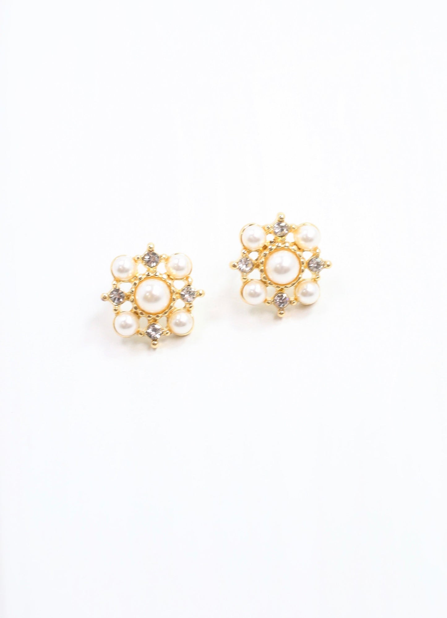 Banks Pearl Stud Earring Gold