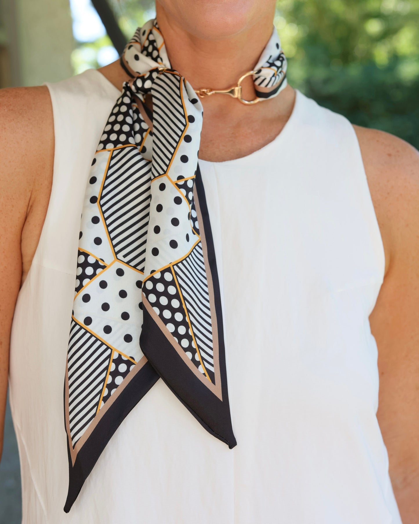 Henley Horsebit Buckle Scarf Black Gold