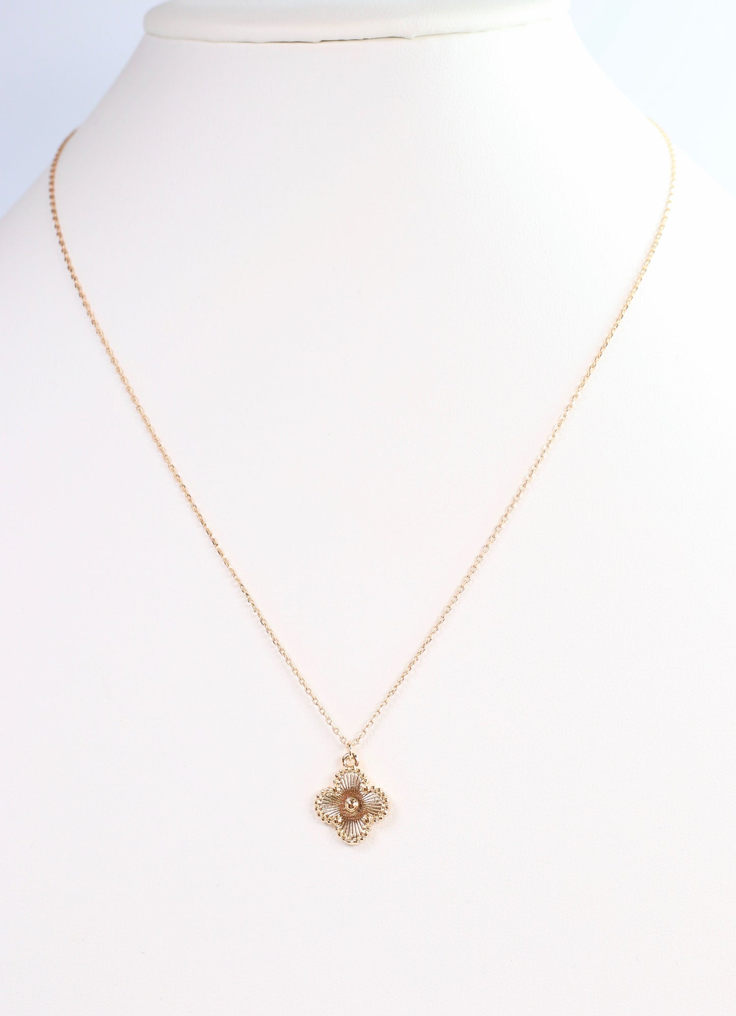 Hannuh Clover Necklace GOLD