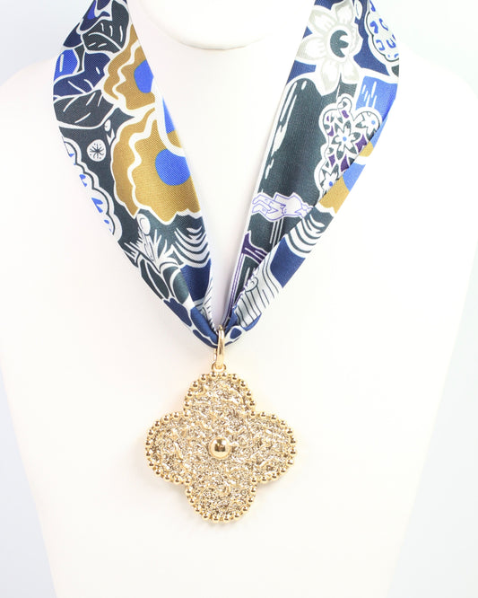 Camden Large Clover Charm Gold
