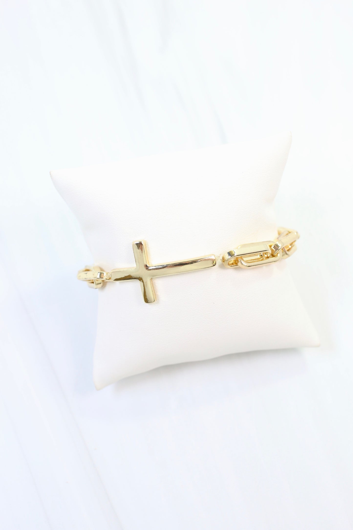 Amelia Link and Large Cross Stretch Bracelet Gold