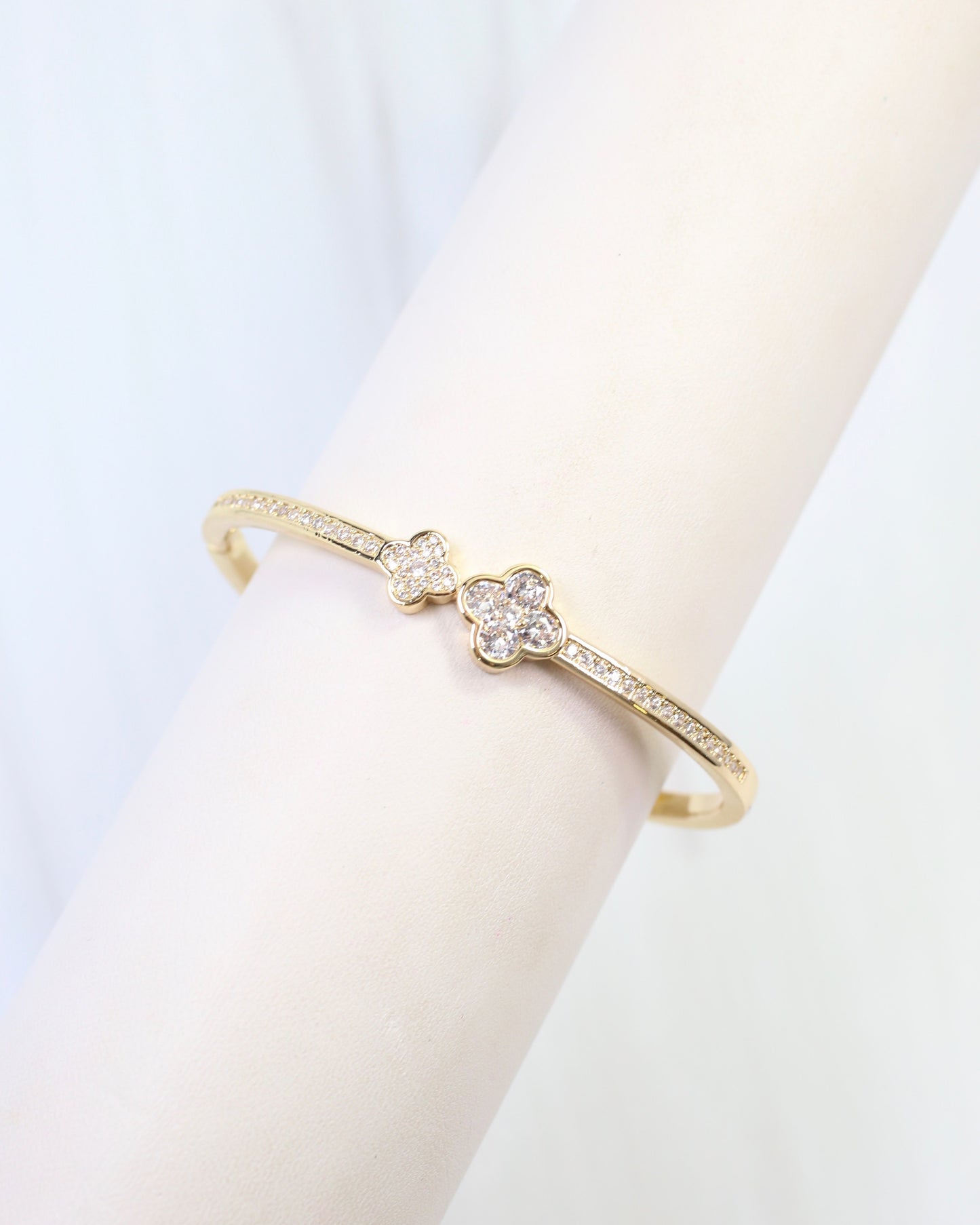 Passaic Clover CZ Hinge Bracelet WR Gold