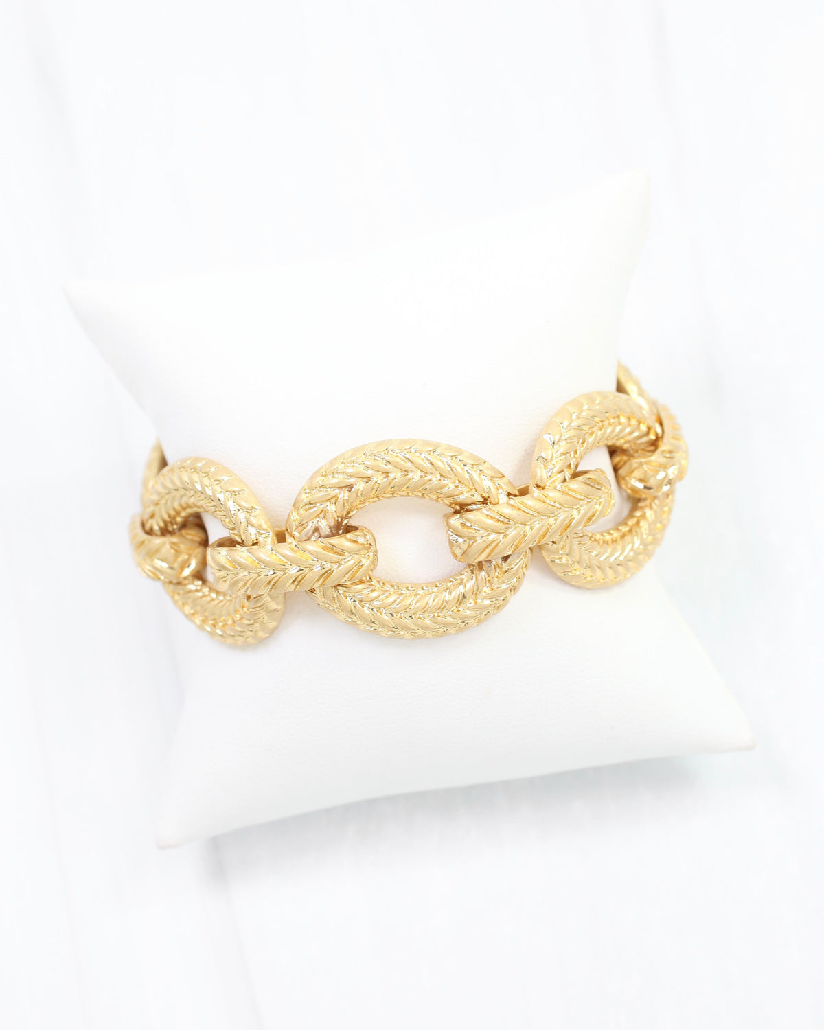 Herringbone Textured Chain Bracelet WRVG