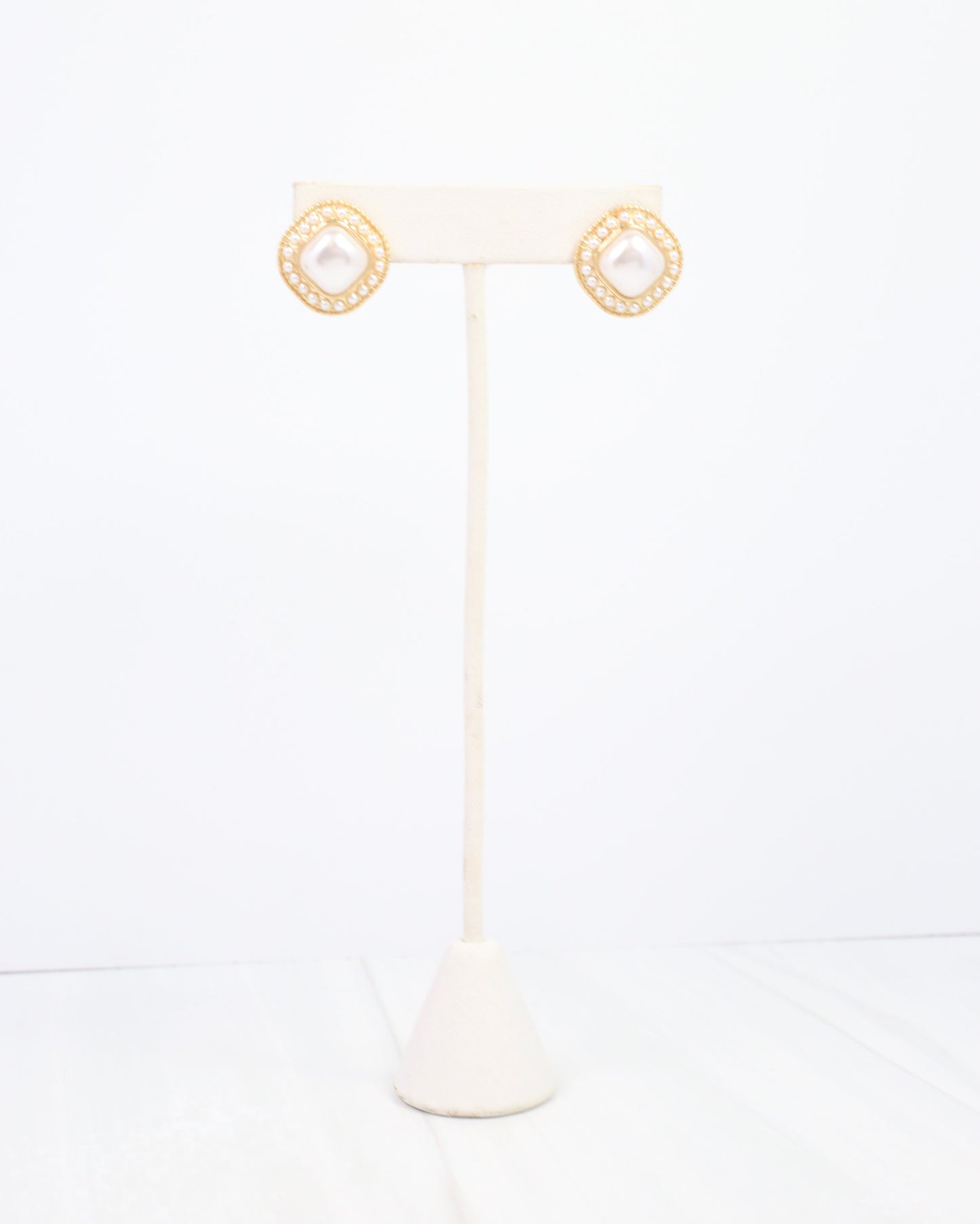 Gomez Pearl Stud Earring Gold