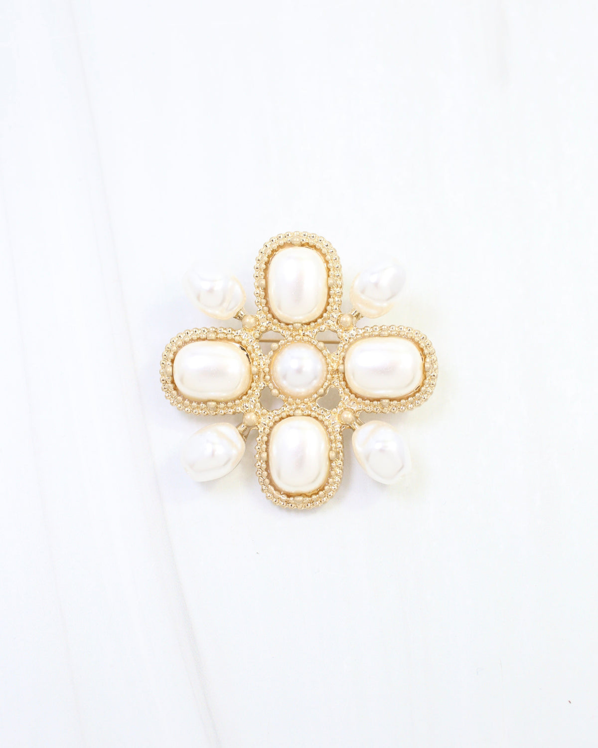 The Queen Pearl Brooch WRVG