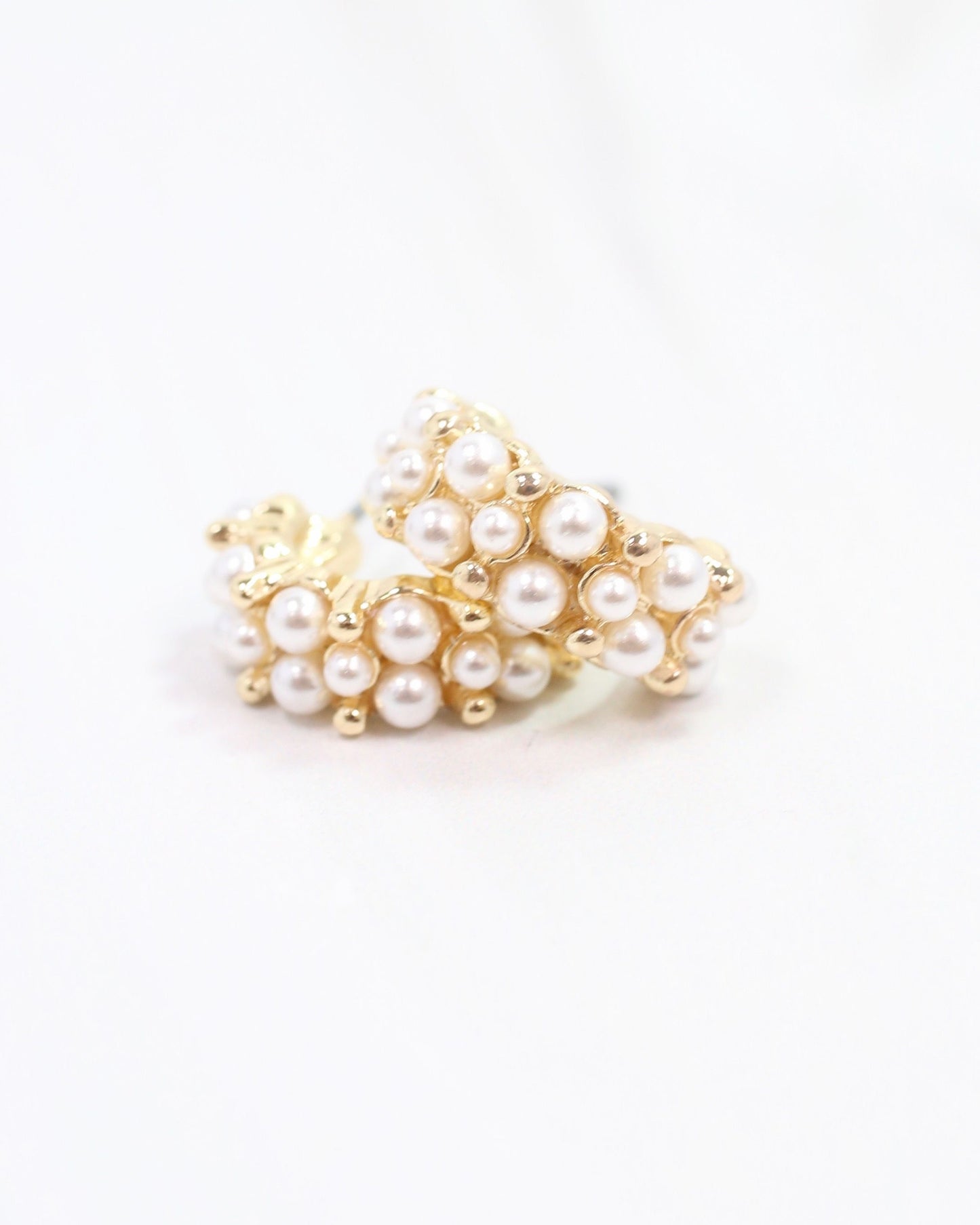 Suzi Pearl Hoop Earring Ivory