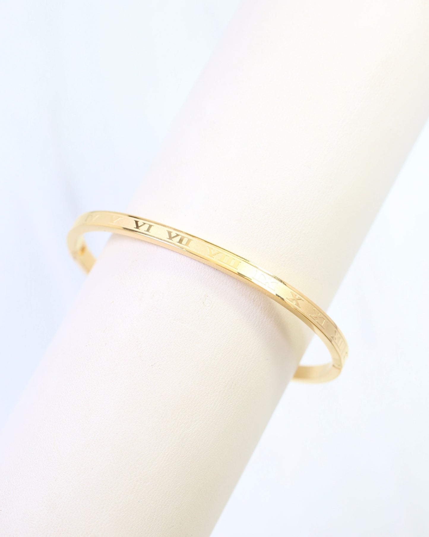 Monique Roman Numeral Bracelet WR Gold
