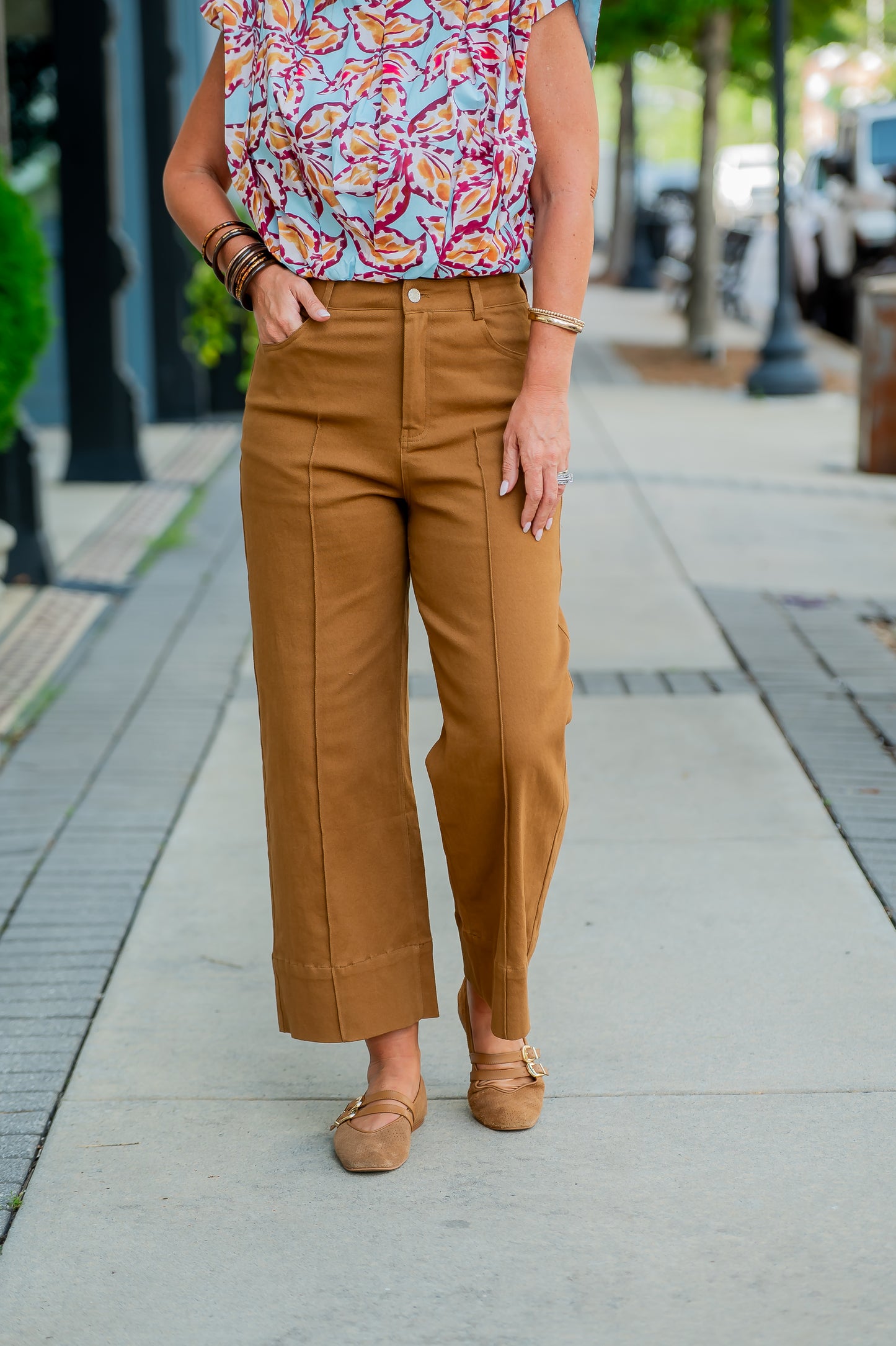Dae Solid Wide Leg Pants-Brown