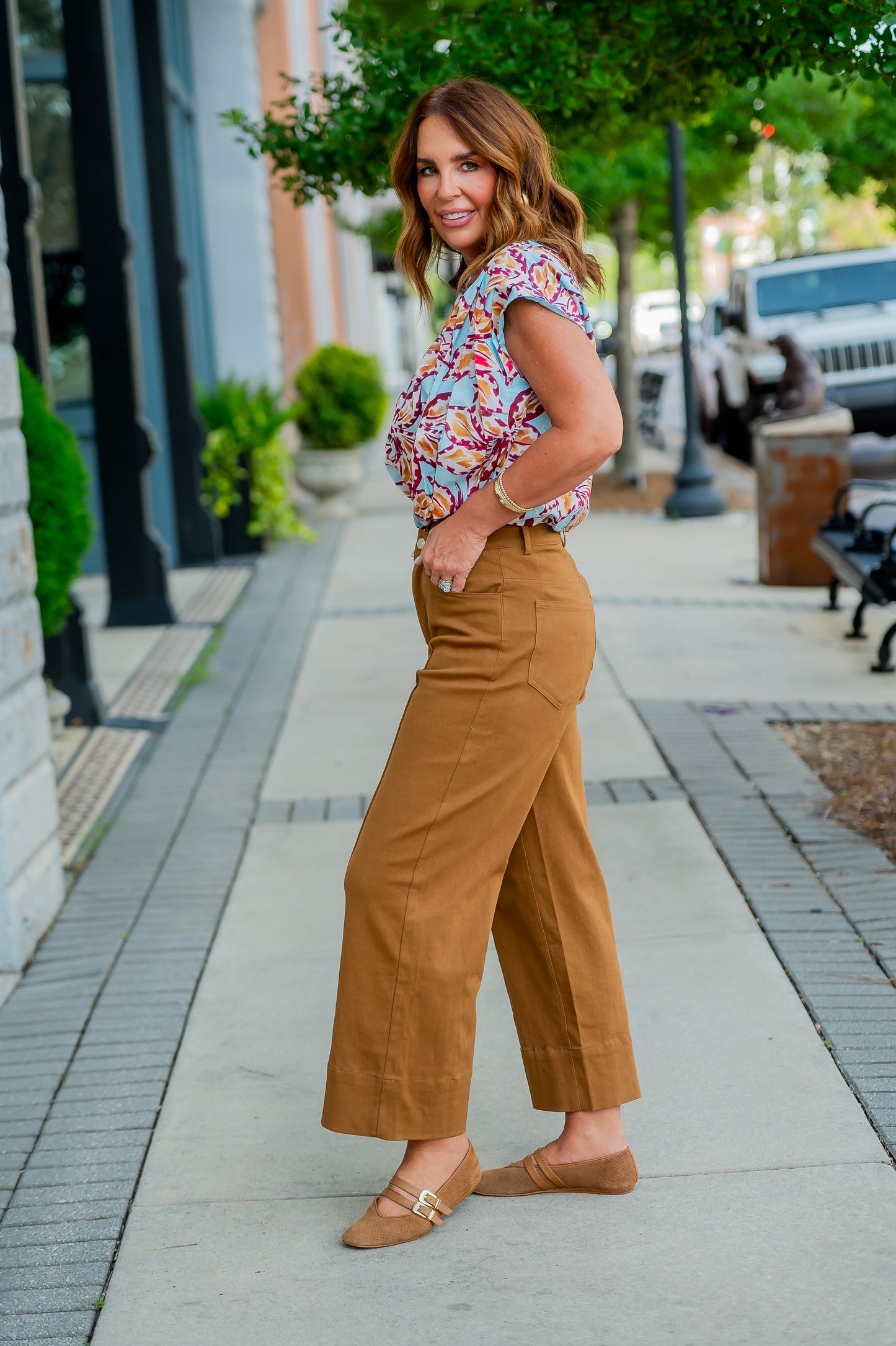 Dae Solid Wide Leg Pants-Brown
