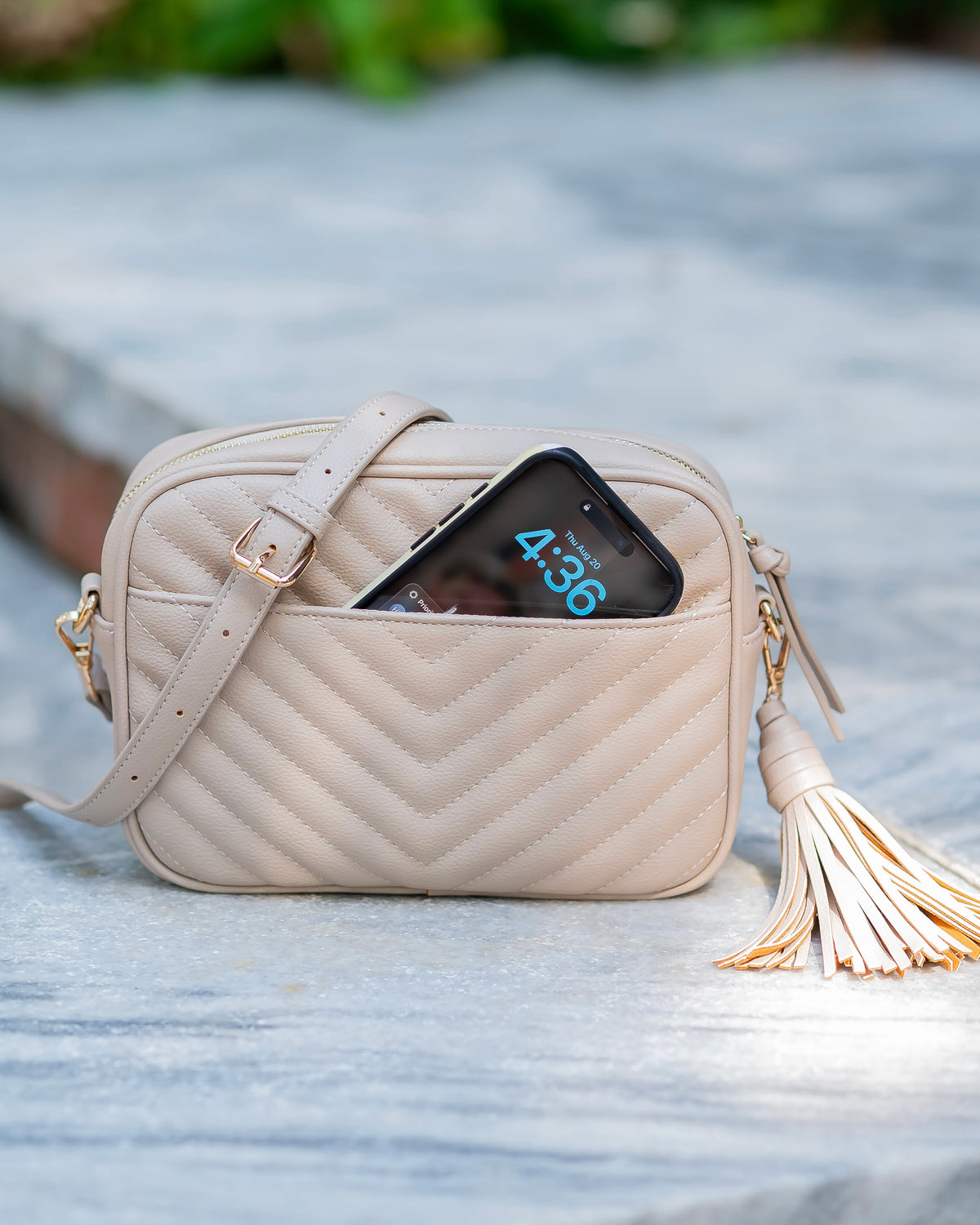 Greer Crossbody Stone VQ